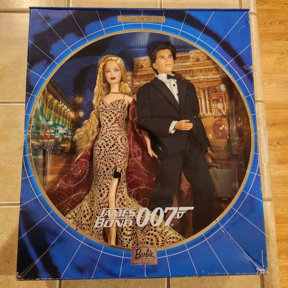 Barbie Loves Pop Culture: James Bond 007 Ken and Barbie Collectible Gift Set